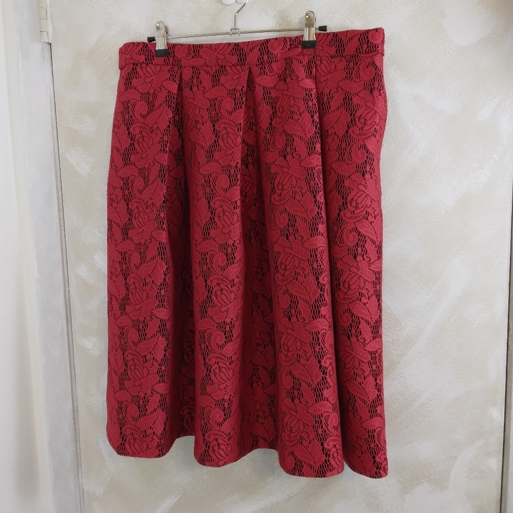 POCKETS - 7th Avenue Design Studio New York & Company Red Black Lace Skirt